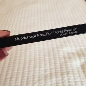 Younique Precision Liquid Liner in Precarious